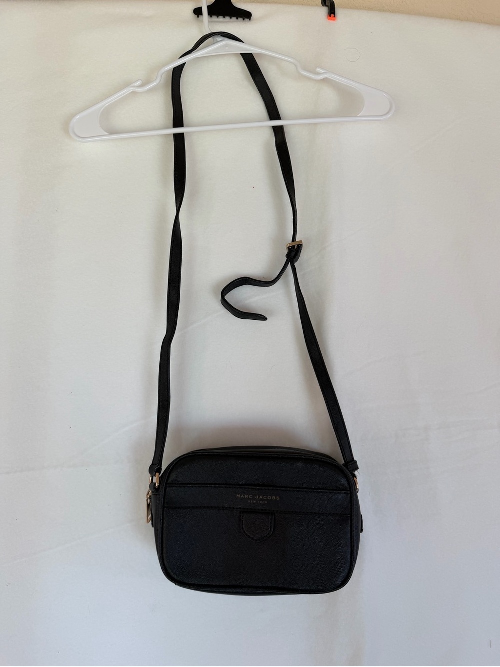 Marc Jacobs Black Saffiano Crossbody Camera Bag - Picture 2 of 10